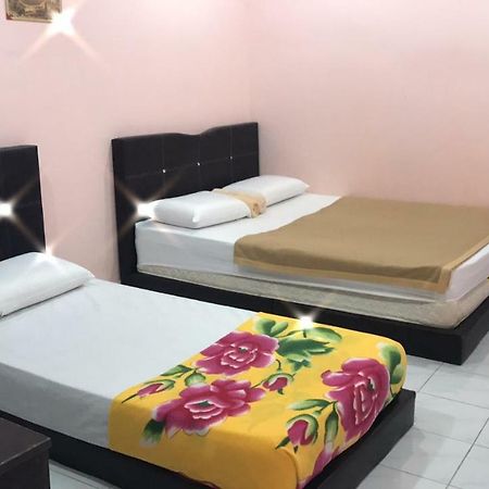 Mikraj Hotel Kuala Besut Exterior photo